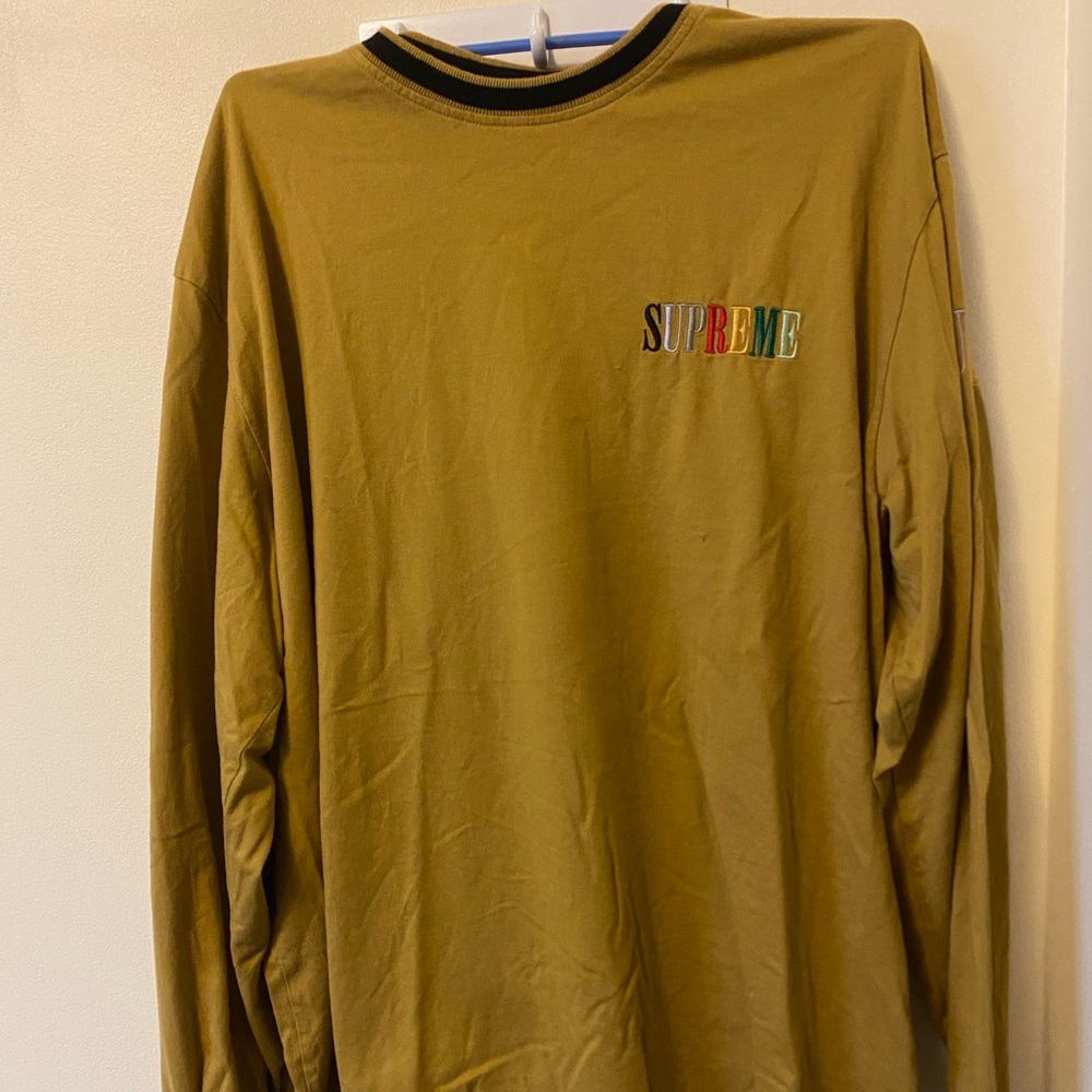 Supreme Men’s XL Long Sleeve/Crew Neck.